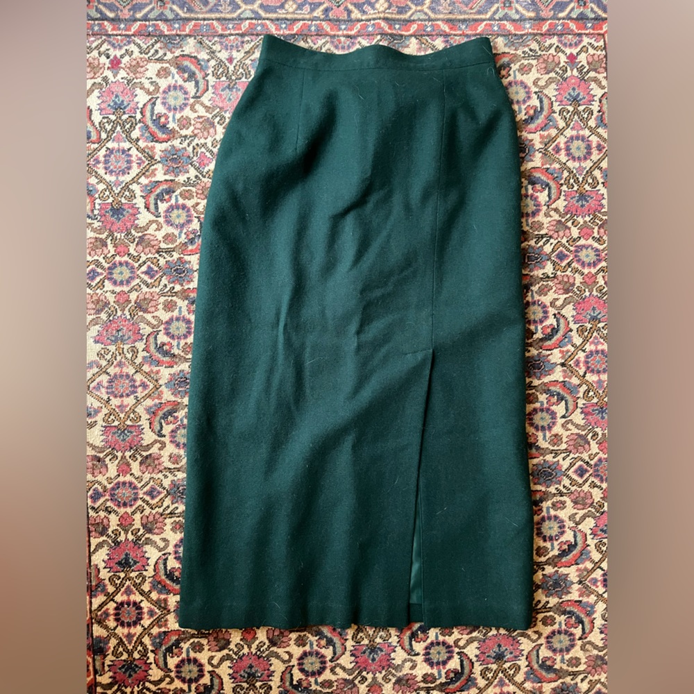 Beautiful, vintage green jewel toned wool skirt